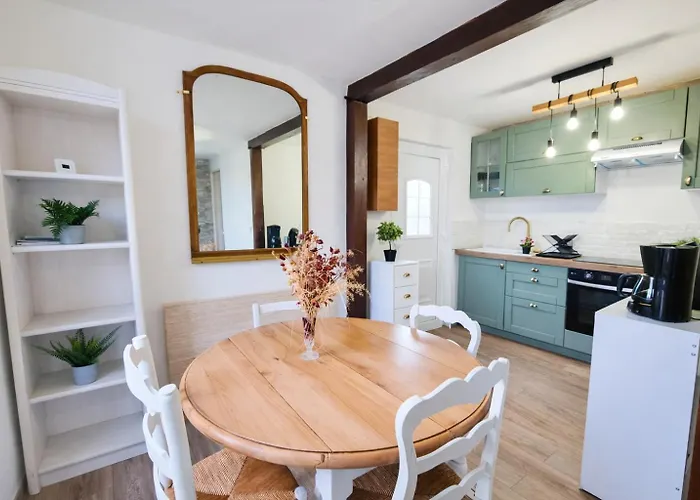 Holiday home Maison T3- Acces Voie Verte Et Transports Le Vaudreuil